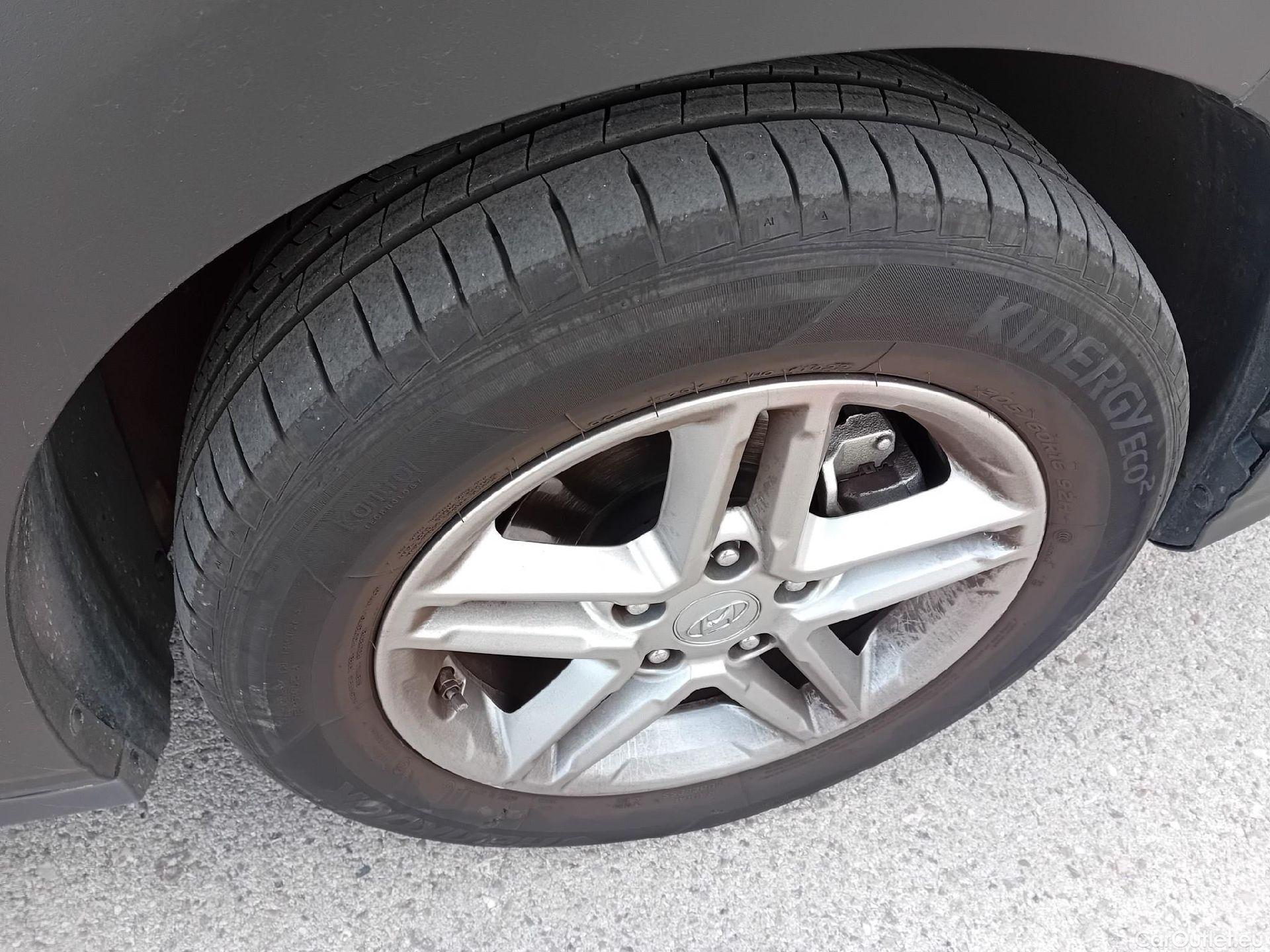  Hyundai  Konna HYUNDAI Kona / 5P / 1.0 TGDI Maxx 4X2 110 CV #26