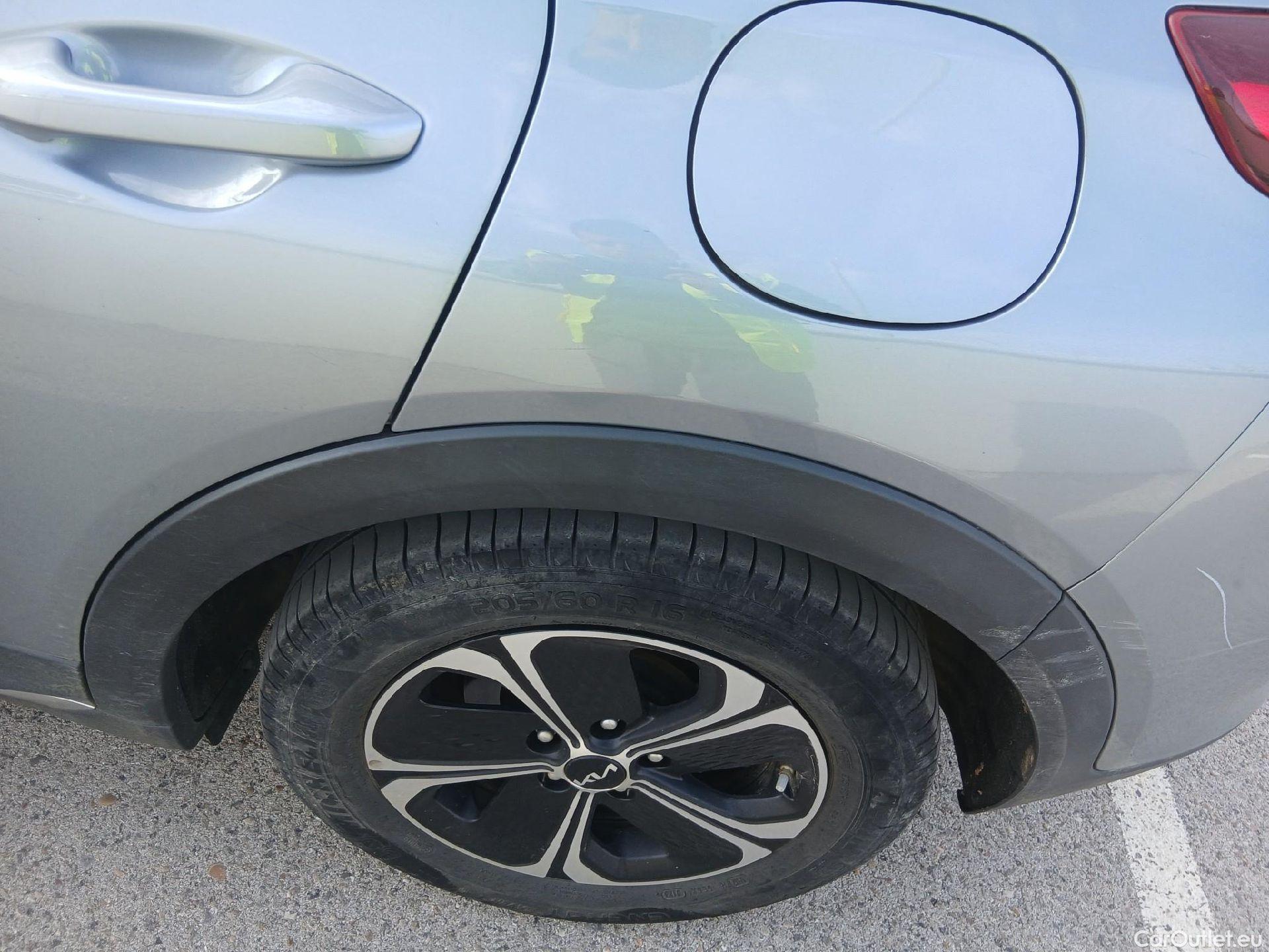  KIA  XCeed KIA  / 2022 / 5P / todoterreno 1.6 GDi PHEV 104kW (141CV) eDrive #19