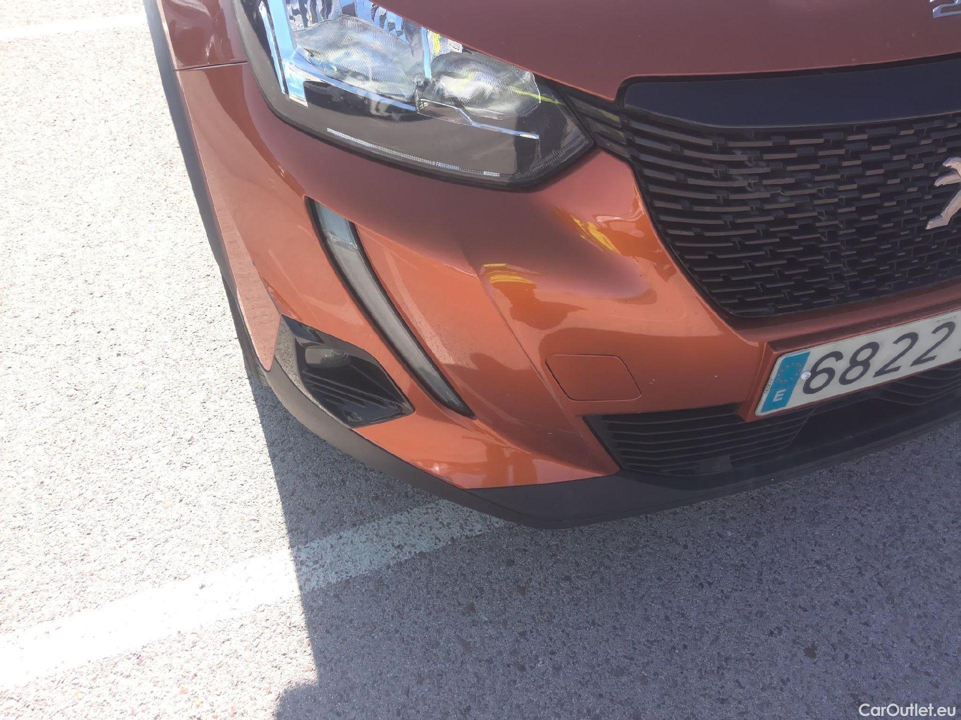  Peugeot  2008 PEUGEOT  / 2019 / 5P / todoterreno Active BlueHDI 81kW (110CV) #11