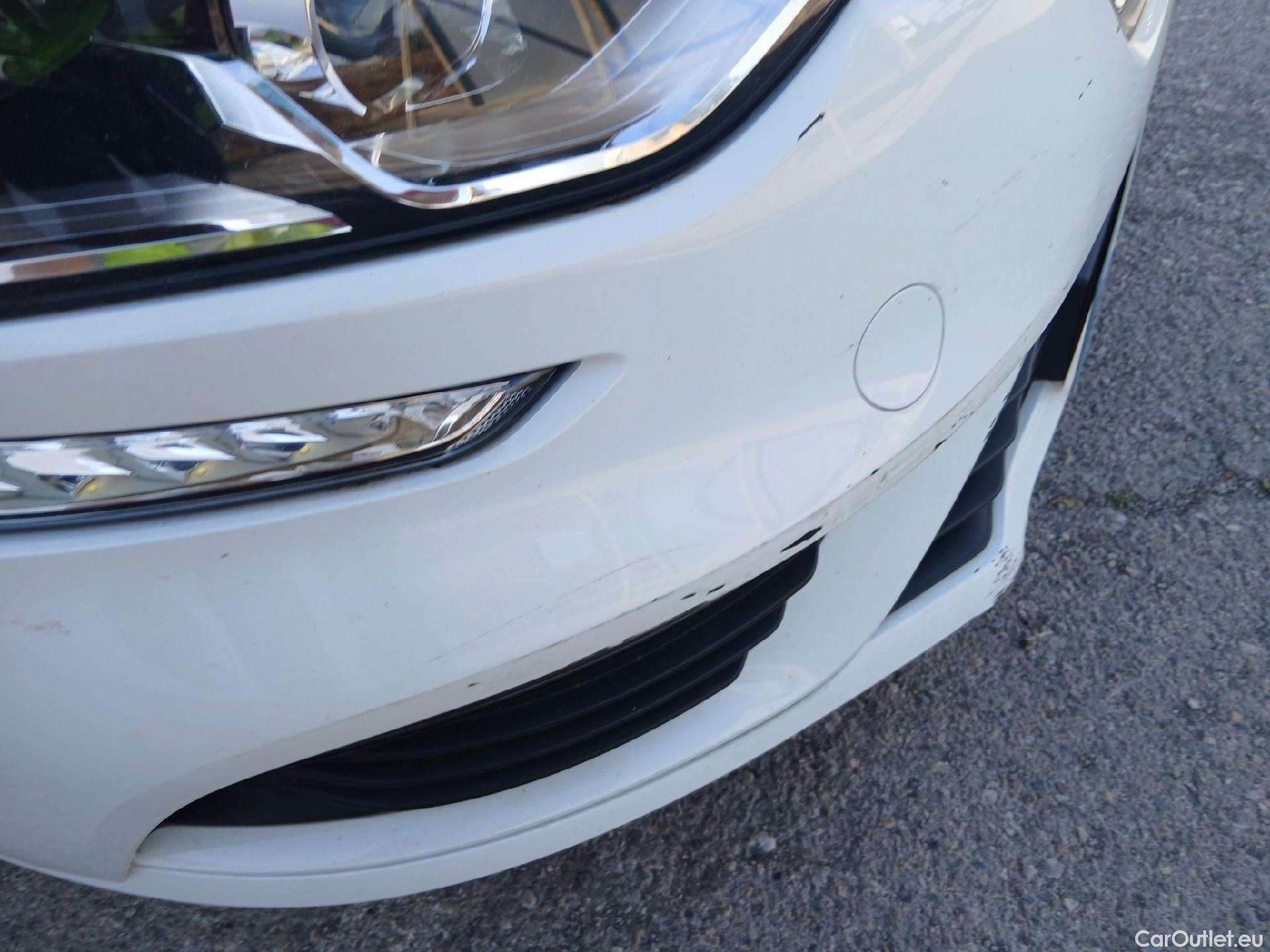  Renault  Megane RENAULT Mégane / 2015 / 5P / berlina con portón Life Blue dCi 70kW (95CV) #4