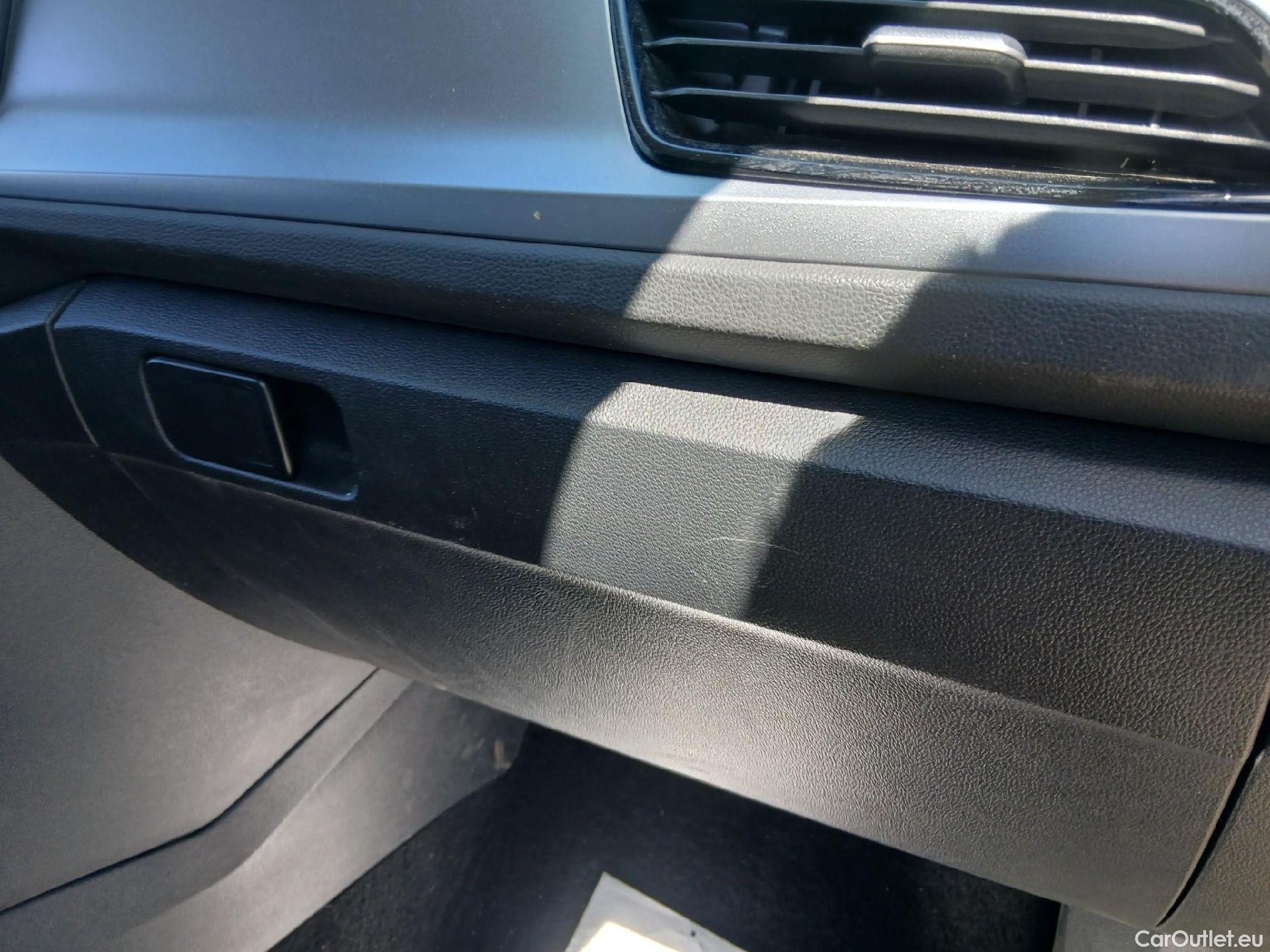  Volkswagen  T-ROC VOLKSWAGEN  / 2021 / 5P / todoterreno Life 2.0 TDI 85kW (115CV) (AC2) #25