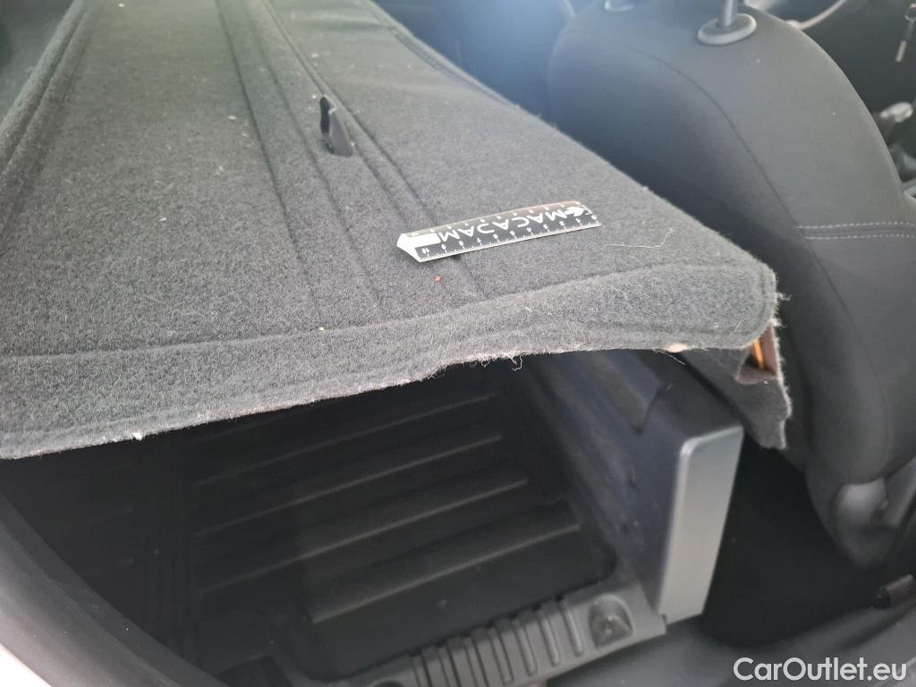  Peugeot  208  Affaire Premium 1.6 HDi 75CV BVM5 E6 #32