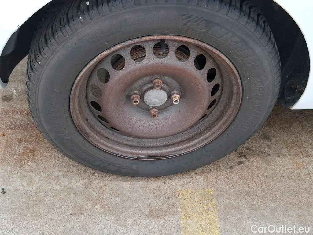  Renault  Clio  IV Air 1.5 dCi 75CV BVM5 E6 #53