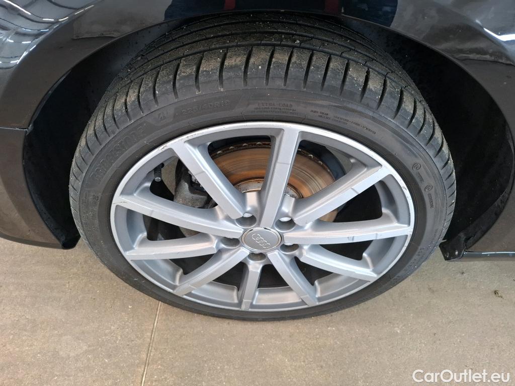  Audi  A3  Sportback 30 TDI Design Luxe 1.6 TDI 115CV BVA7 E6dT #9