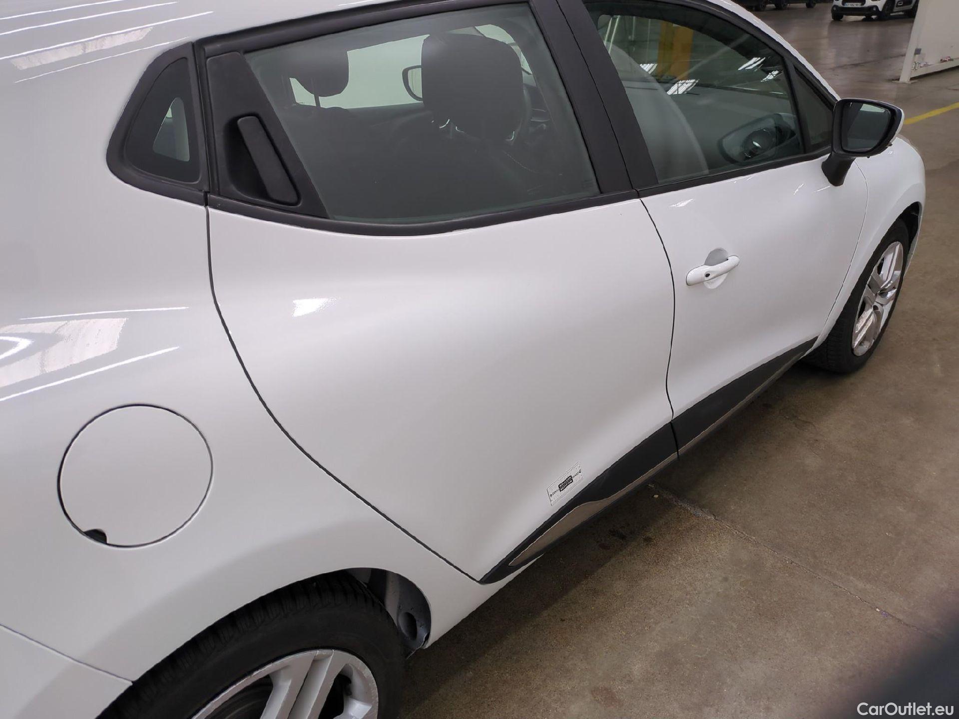  Renault  Clio RENAULT  / 2016 / 5P / Berline &Business TCe 90 #23