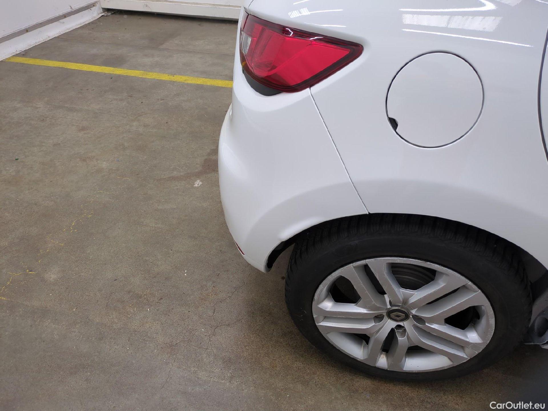  Renault  Clio RENAULT  / 2016 / 5P / Berline &Business TCe 90 #16