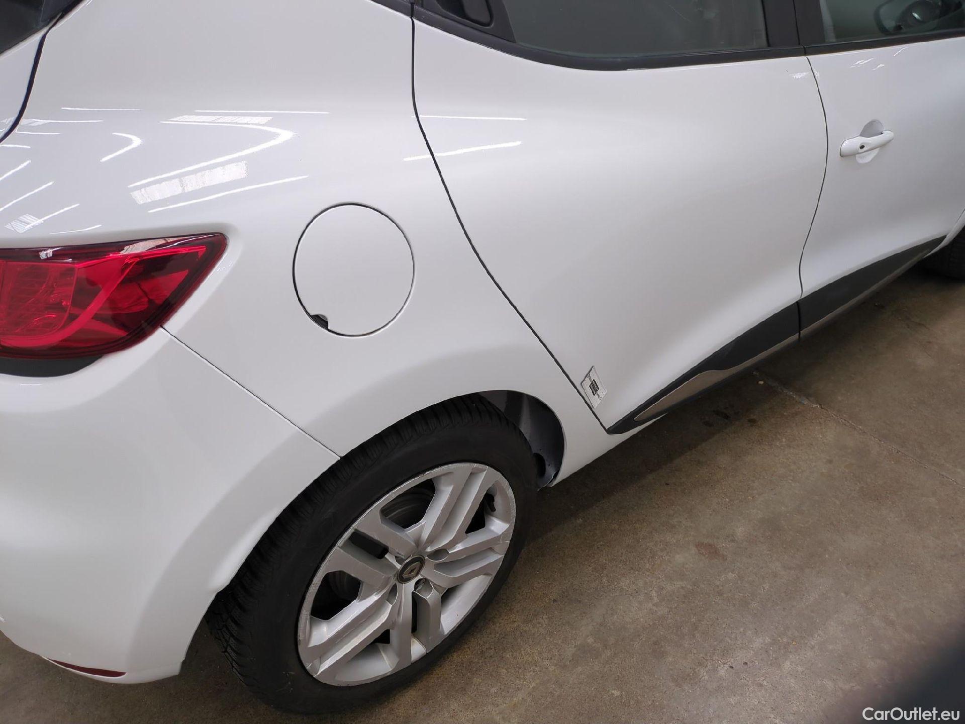  Renault  Clio RENAULT  / 2016 / 5P / Berline &Business TCe 90 #22