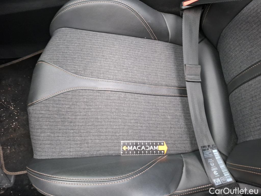  Peugeot  5008  GT Line 1.5 HDi 130CV BVA8 E6dT #31