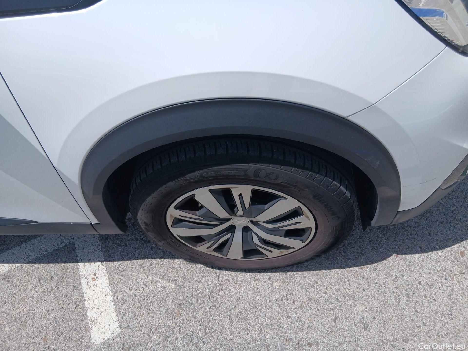  Peugeot  2008 PEUGEOT  / 2019 / 5P / todoterreno Active BlueHDI 81kW (110CV) #33