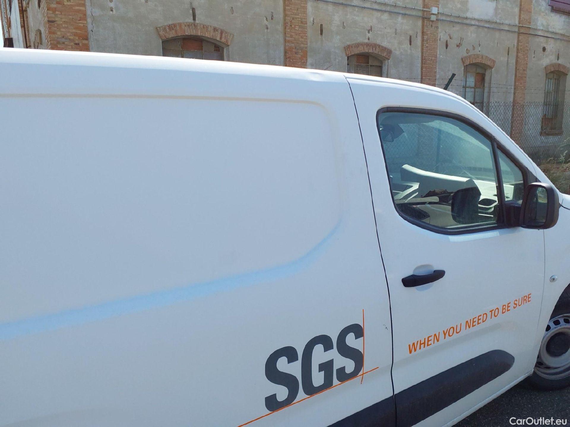  Citroen  Berlingo CITROEN  / 2018 / 3P / furgón derivado de turismo Talla M BlueHDi 100 CONTROL #40