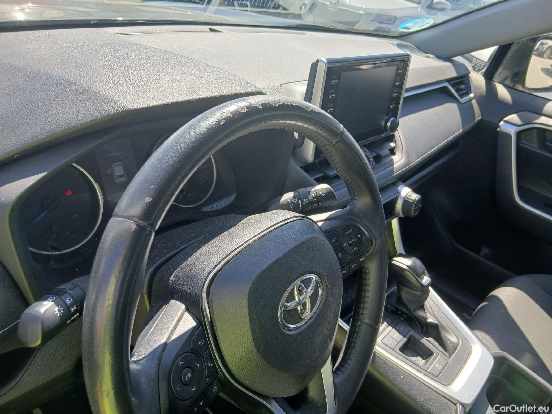  Toyota  RAV4 TOYOTA  / 2018 / 5P / todoterreno 2.5l 220H Business #5