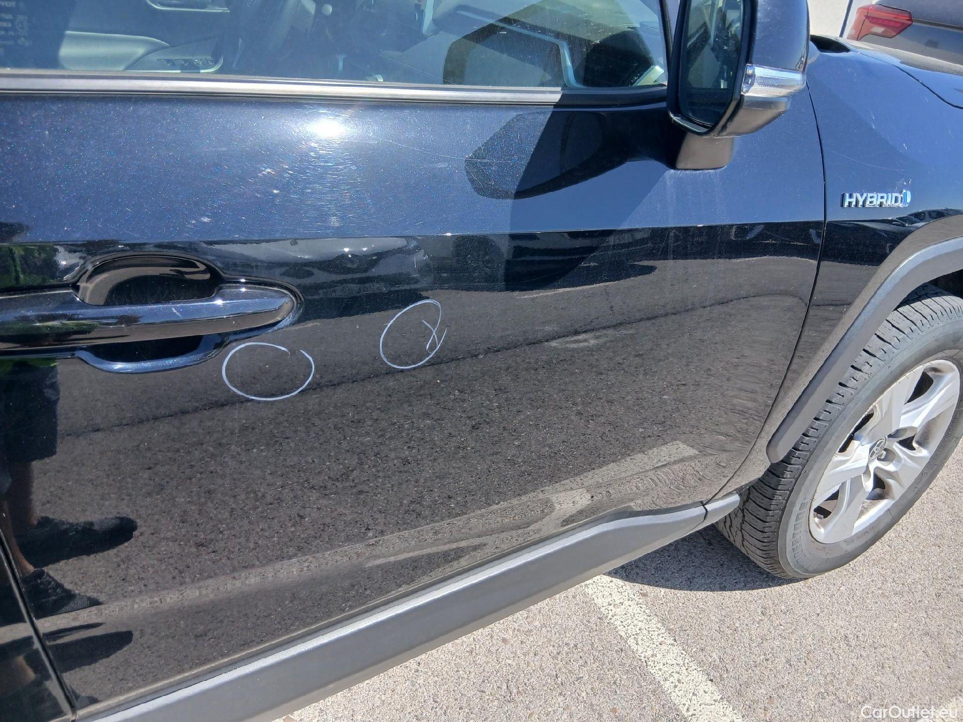  Toyota  RAV4 TOYOTA  / 2018 / 5P / todoterreno 2.5l 220H Business #40