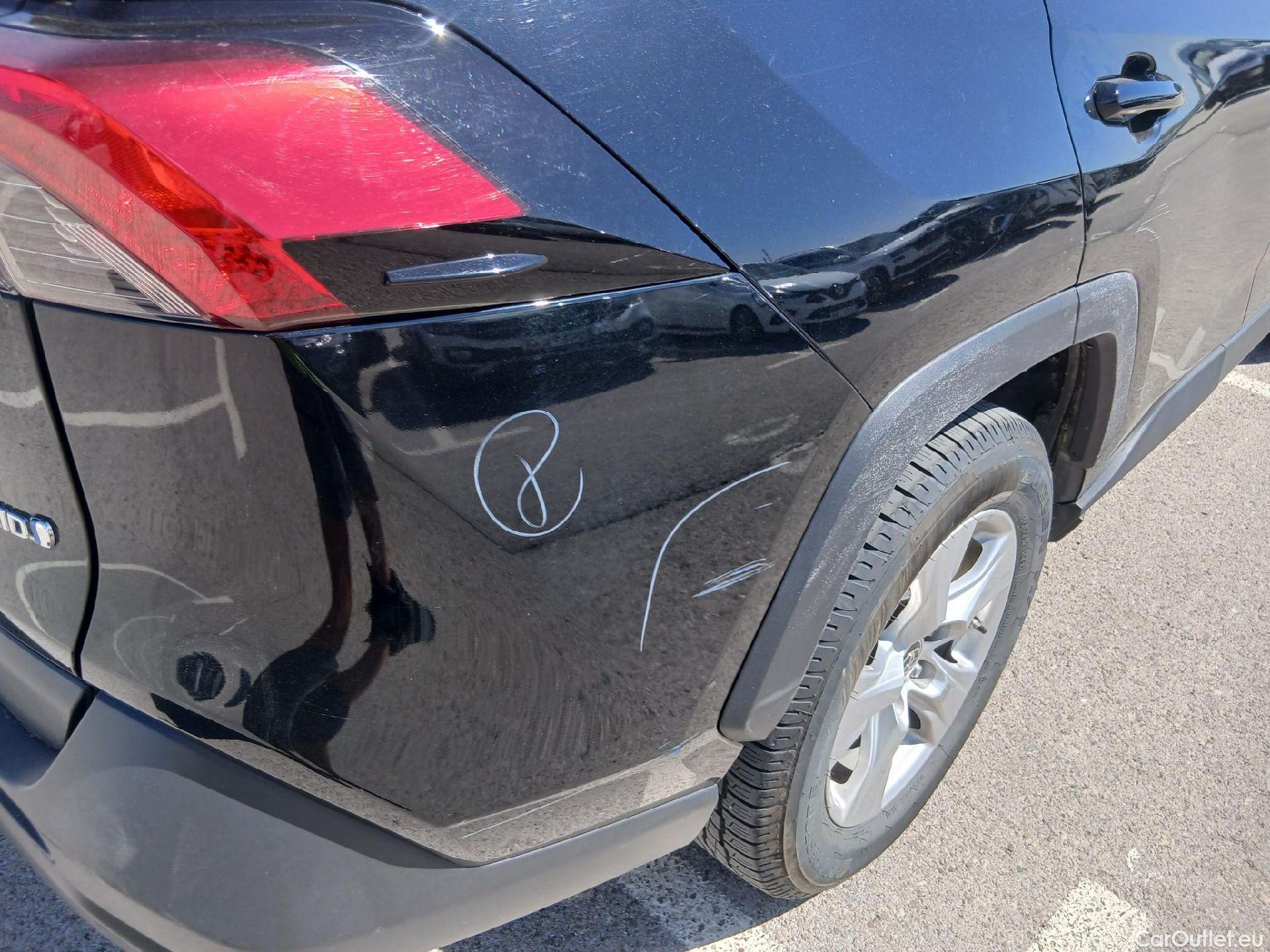  Toyota  RAV4 TOYOTA  / 2018 / 5P / todoterreno 2.5l 220H Business #31