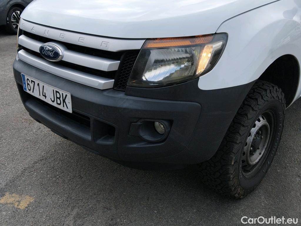  Ford  Ranger FORD  VU 4p 6G pickup 2.2 TDCi 150cv 4x4 Doble Cabina XL #50