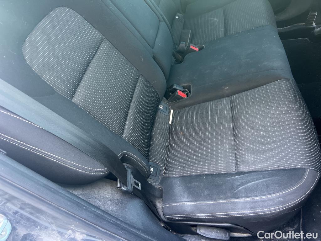  KIA  Sportage KIA  1.6MHEV Drive 136 CV 4x2(Crist Tintados) #9