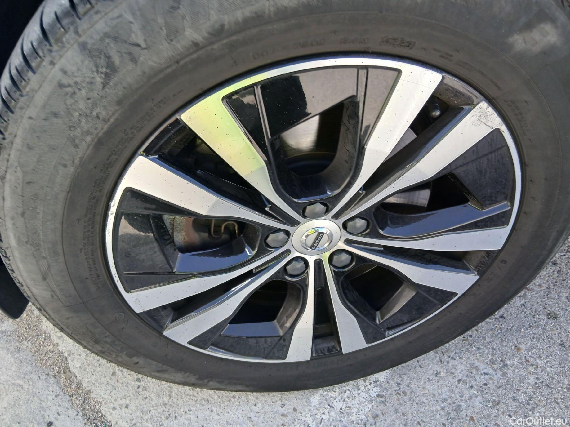  Volvo  XC60 VOLVO  / 2017 / 5P / todoterreno 2.0 B4 D Momentum Pro Auto #10