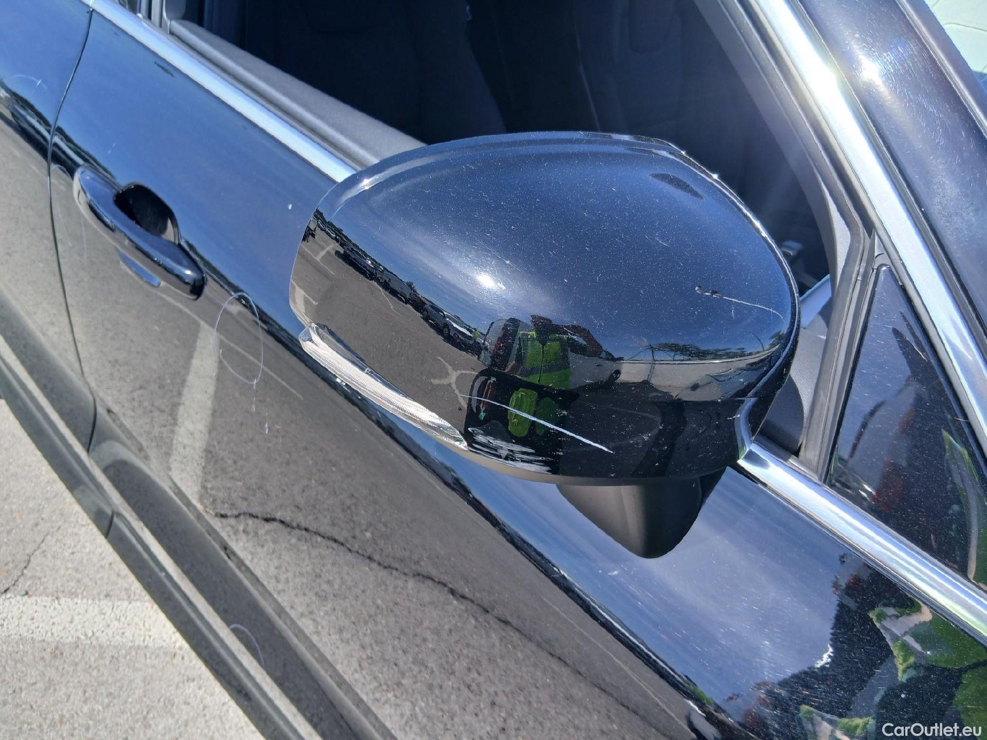  Volvo  XC60 VOLVO  / 2017 / 5P / todoterreno 2.0 B4 D Momentum Pro Auto #39
