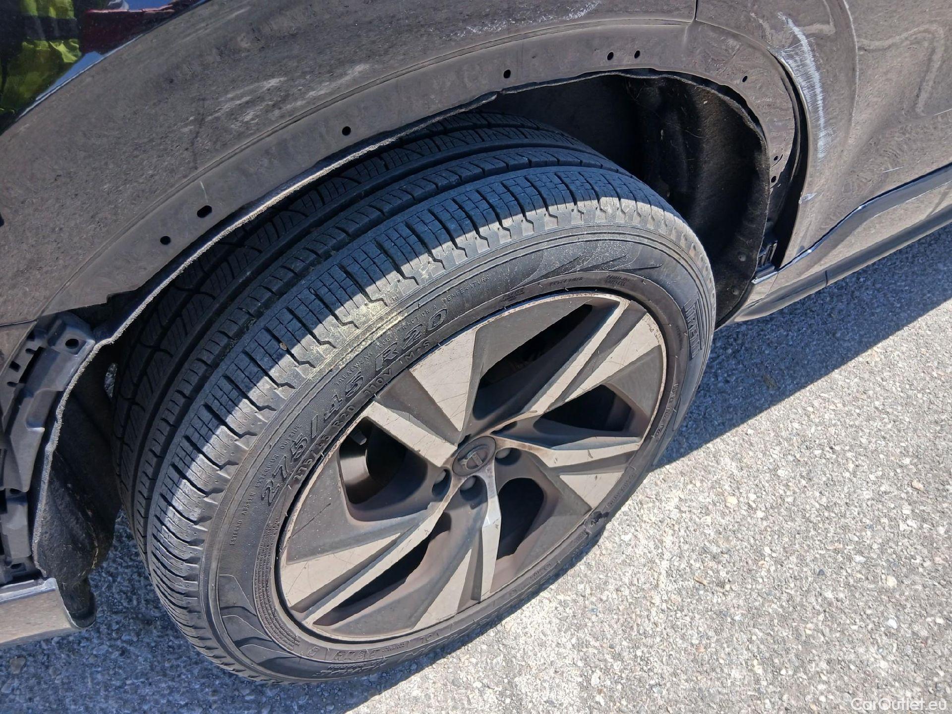  Volvo  XC90 VOLVO  / 5P /  2.0 B5 D AWD R-Design Auto 235 CV #29