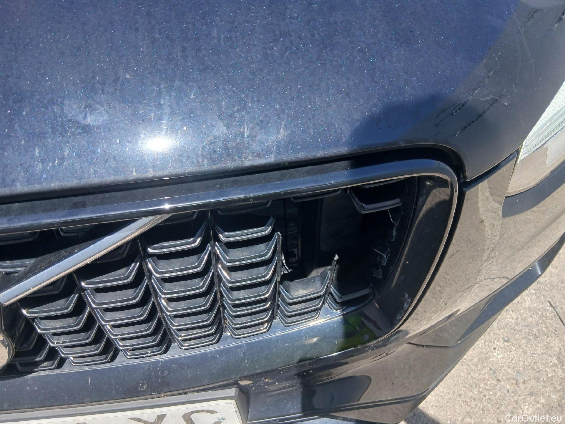  Volvo  XC90 VOLVO  / 5P /  2.0 B5 D AWD R-Design Auto 235 CV #9