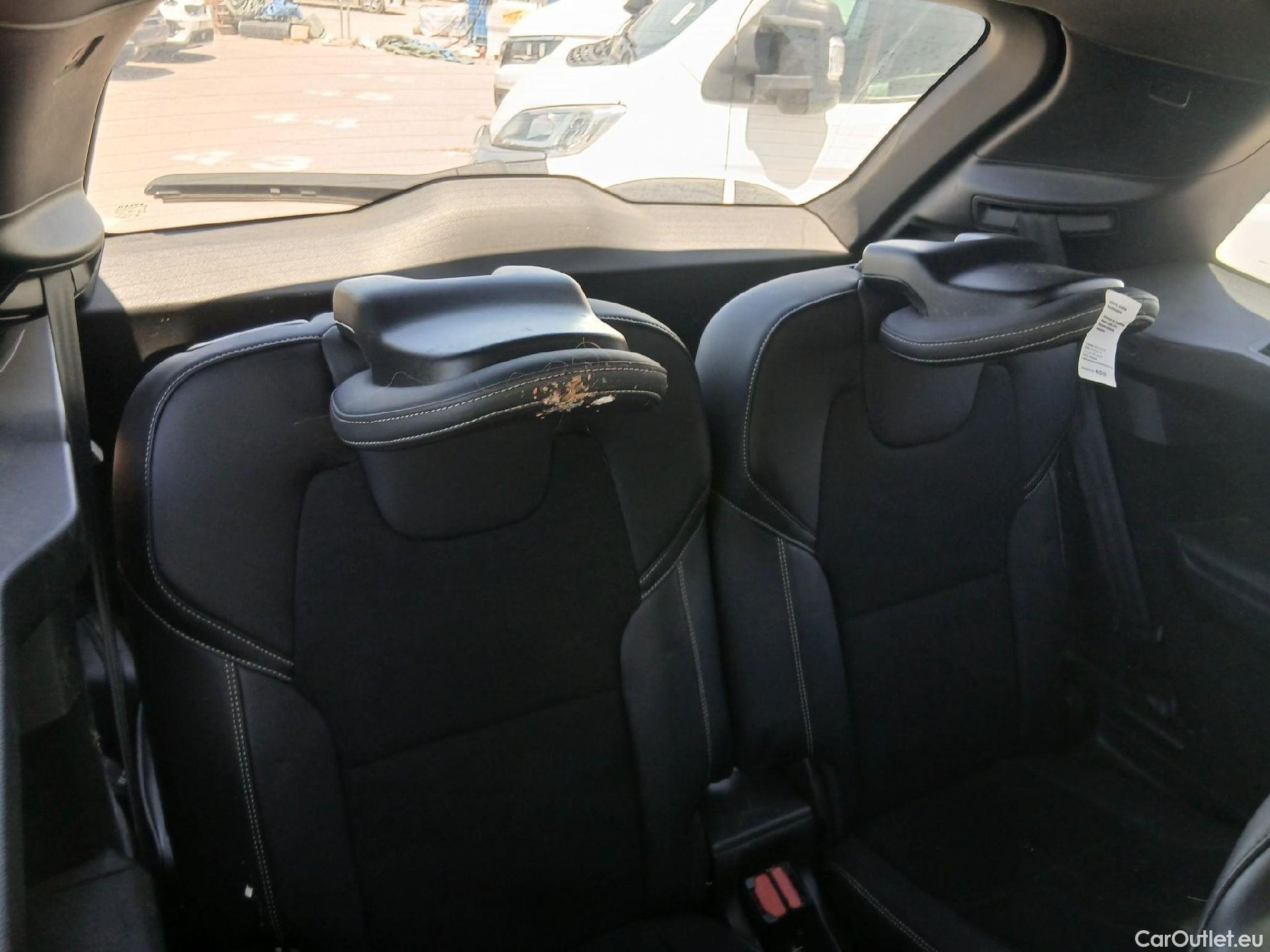  Volvo  XC90 VOLVO  / 5P /  2.0 B5 D AWD R-Design Auto 235 CV #51
