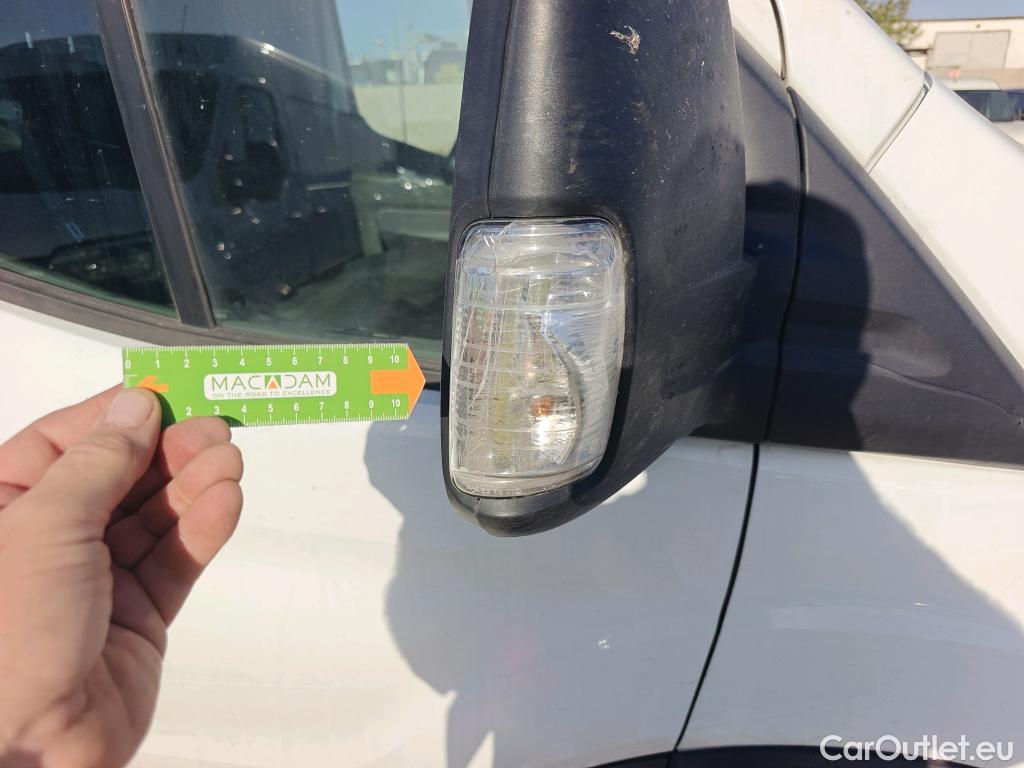  Ford  Transit FORD  / 2013 / 4P / furgón 350 96kW L3H2 Van Trend FWD #53