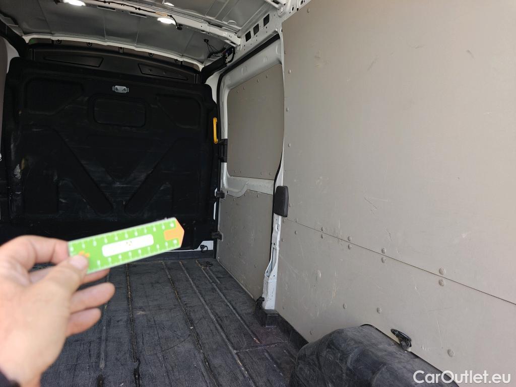  Ford  Transit FORD  / 2013 / 4P / furgón 350 96kW L3H2 Van Trend FWD #43