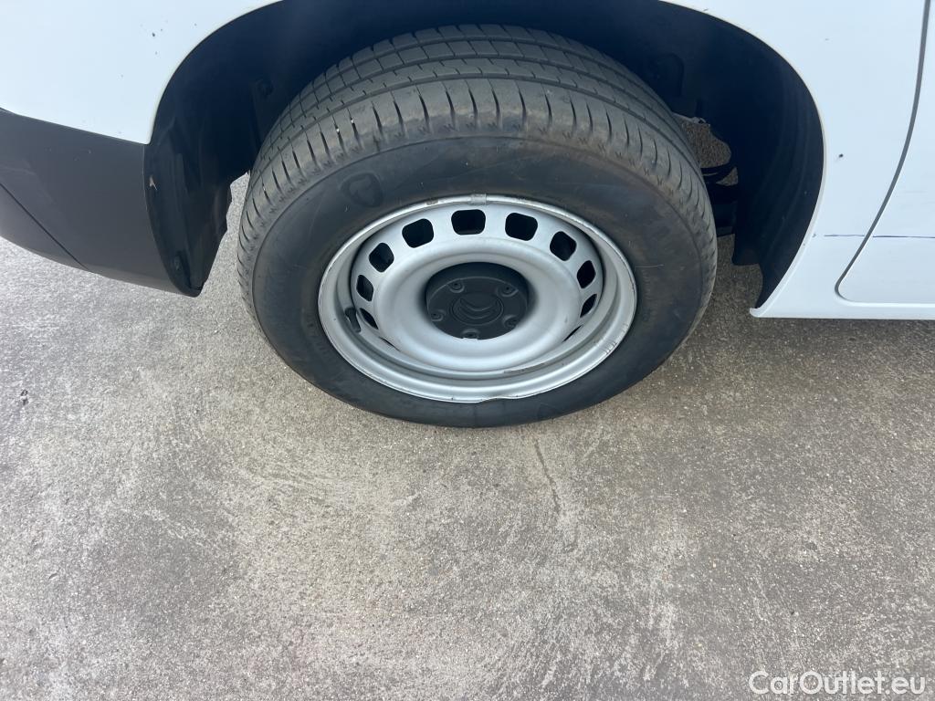  Citroen  Berlingo CITROEN  / 2018 / 4P / furgón derivado de turismo Talla M BlueHDi 100 CLUB #21