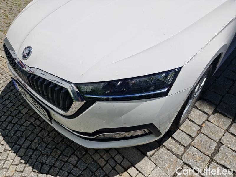  Skoda  Octavia  Combi (NX3)(2020) Oct.Com.1.5e-TEC 110 Style AT #4