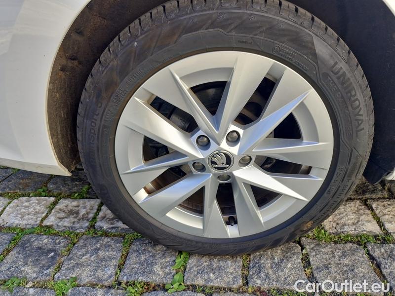 Skoda  Octavia  Combi (NX3)(2020) Oct.Com.1.5e-TEC 110 Style AT #24