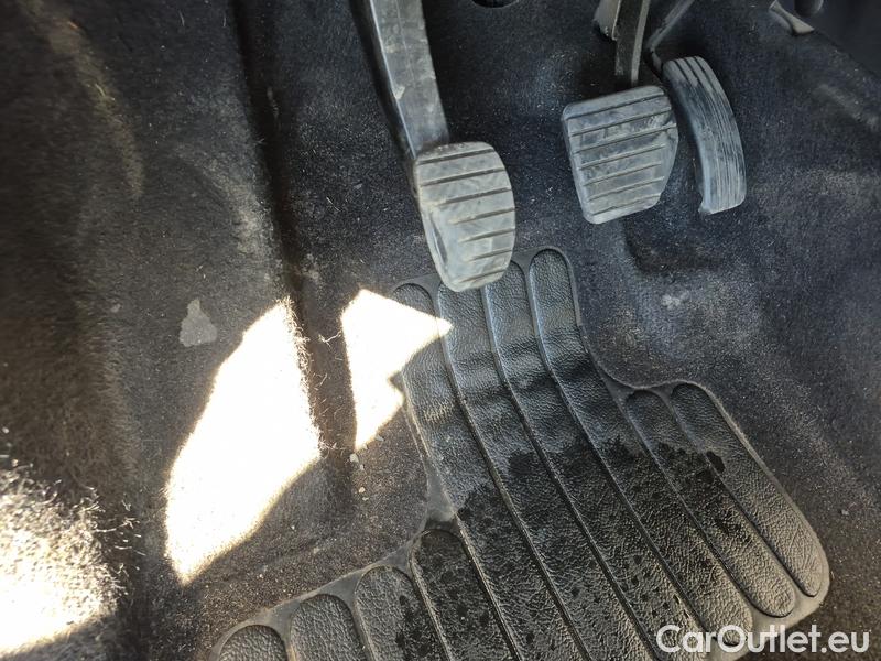  Renault  Kangoo  2 (2008)  1.5BdCi 95 Zen 5d #7