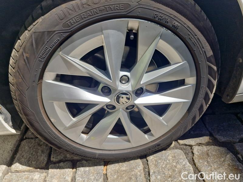  Skoda  Octavia  Combi (NX3)(2020) Oct.Com.1.5e-TEC 110 Style AT #5
