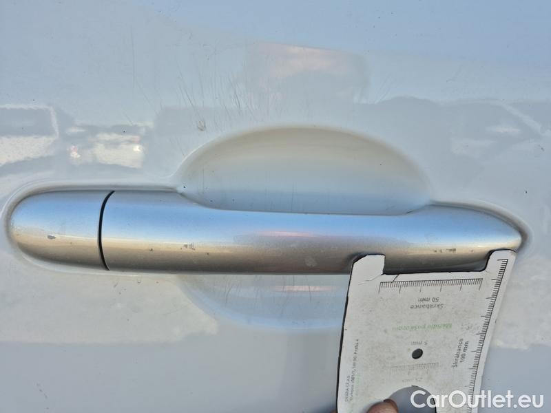  Renault  Kangoo  2 (2008)  1.5BdCi 95 Zen 5d #25