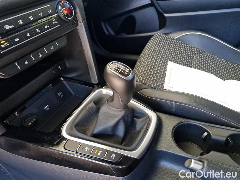  KIA  XCeed  (2019)  1.5 T-GDI Exclusive 5d #9