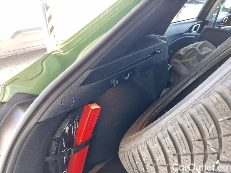  KIA  XCeed  (2019)  1.5 T-GDI Exclusive 5d #16