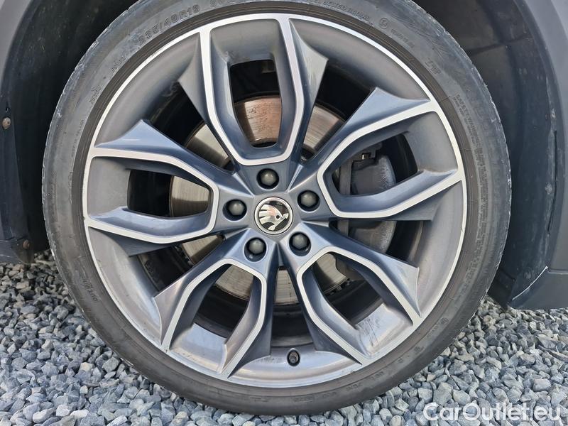  Skoda  Superb  Combi (3V5)(2015) Sup.C.2.0TSI 206 Scout 4x4 AT #13