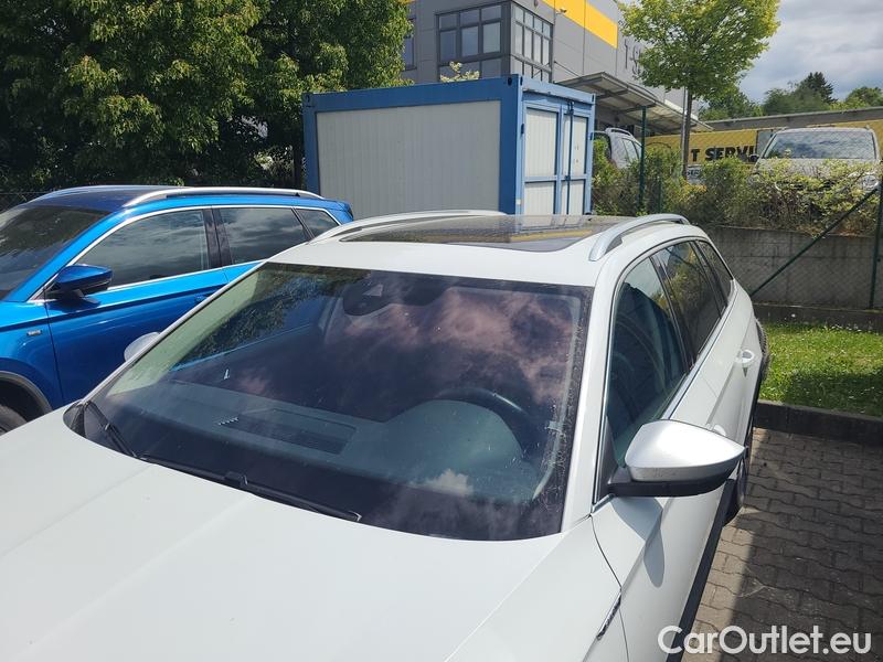  Skoda  Superb  Combi (3V5)(2015) Sup.C.2.0TSI 206 Scout 4x4 AT #1