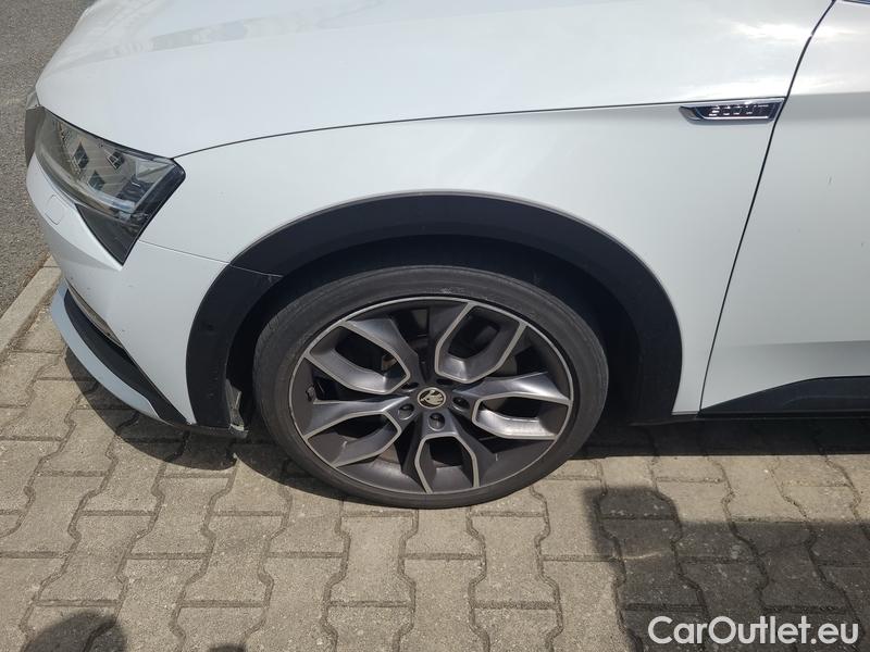  Skoda  Superb  Combi (3V5)(2015) Sup.C.2.0TSI 206 Scout 4x4 AT #2