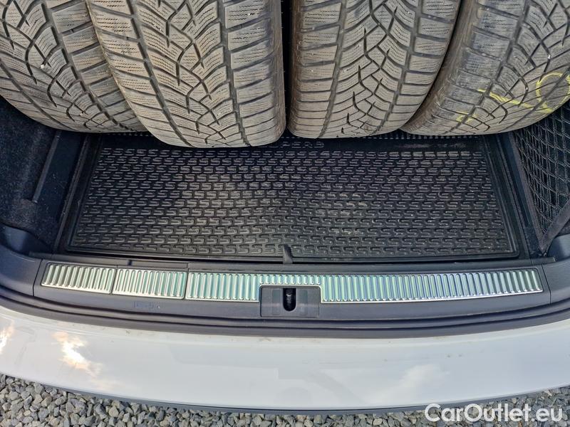  Skoda  Superb  Combi (3V5)(2015) Sup.C.2.0TSI 206 Scout 4x4 AT #9