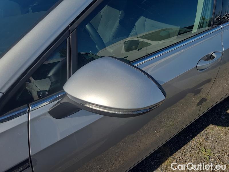  Volkswagen  Golf  VIII Variant (CG5) 2020 Var.2.0TDI 110 Style AT #23