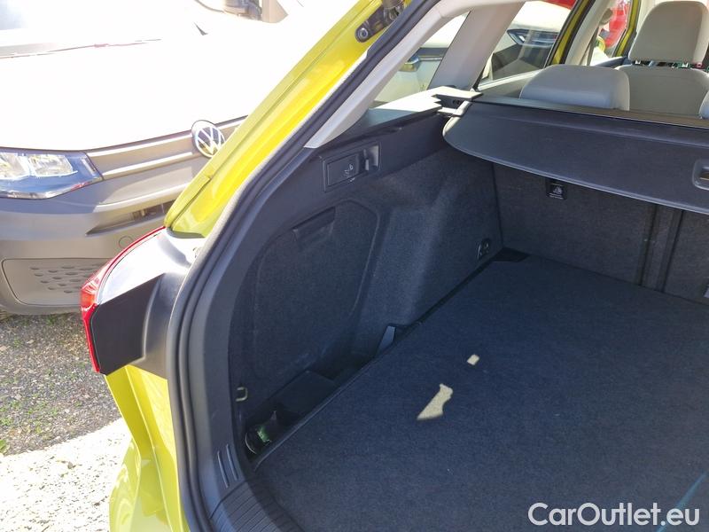  Volkswagen  Golf  VIII Variant (CG5) 2020 Var.2.0TDI 110 Style AT #22