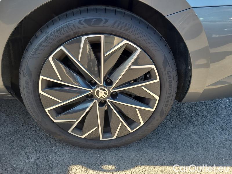  Skoda  Superb  Combi (N25) (2023) Su.com.2.0TDI 147 4x4 L&K Aut #5