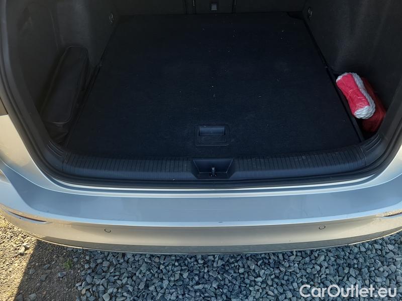  Volkswagen  Golf  VIII Variant (CG5) 2020 Var.2.0TDI 110 Style AT #16