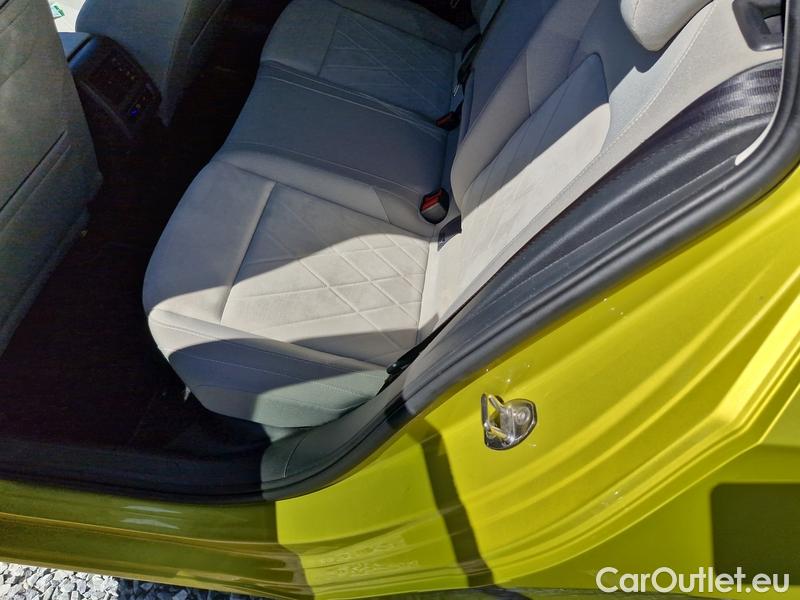  Volkswagen  Golf  VIII Variant (CG5) 2020 Var.2.0TDI 110 Style AT #17