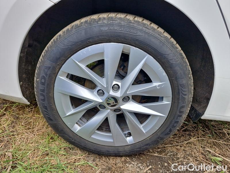  Skoda  Octavia  Combi (NX3)(2020) Oct.Combi 1.5TSI 110 Style #12
