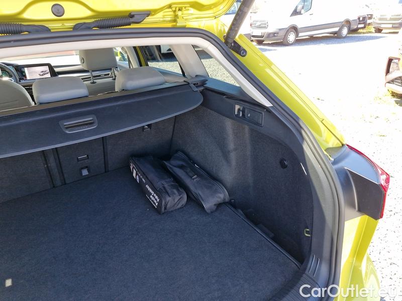  Volkswagen  Golf  VIII Variant (CG5) 2020 Var.2.0TDI 110 Style AT #21