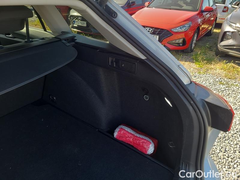  Volkswagen  Golf  VIII Variant (CG5) 2020 Var.2.0TDI 110 Style AT #18