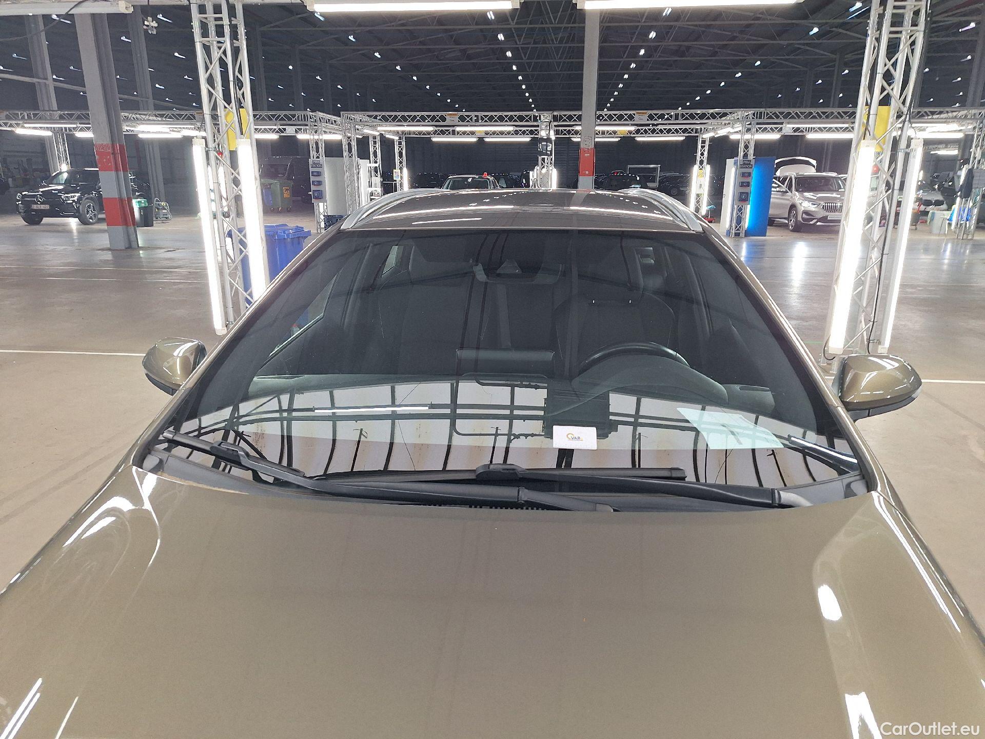  Toyota  Corolla Toyota,  TS '19, Toyota  Touring Sports 1.8 Hybrid Dynamic e #25