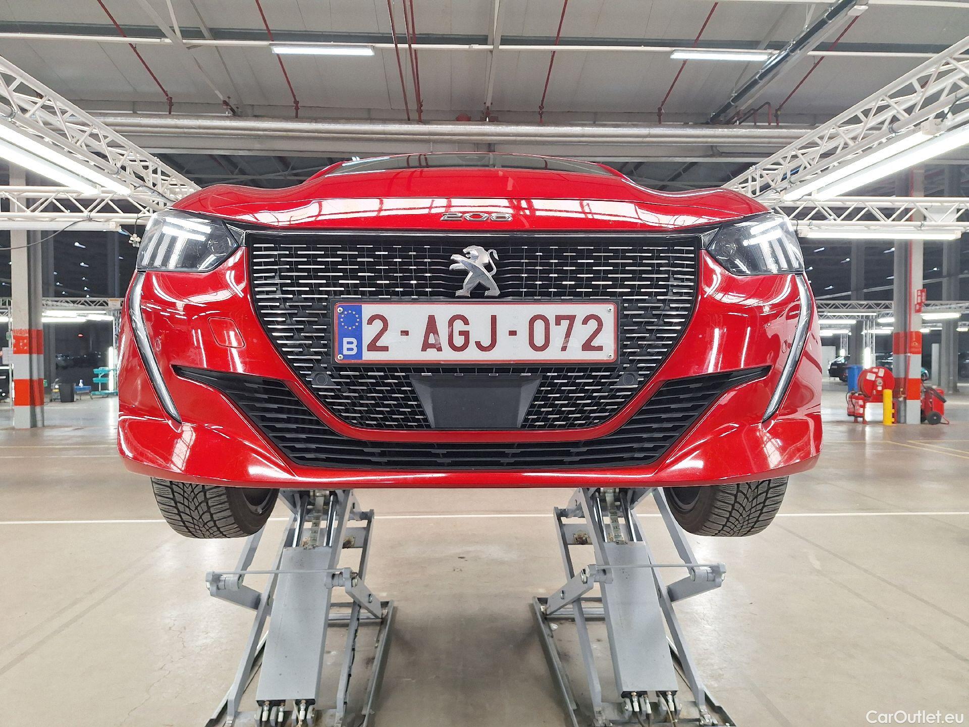  Peugeot  208 Peugeot,  '19, Peugeot  1.2 PureTech 130 EAT8 S&S ?6.3 GT Line #32