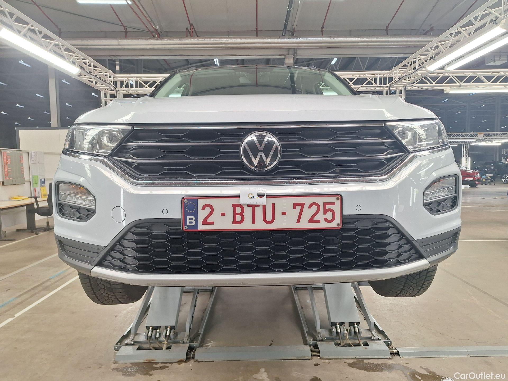  Volkswagen  T-ROC VW,  '17, Volkswagen  1.0 TSI Active 5d #33