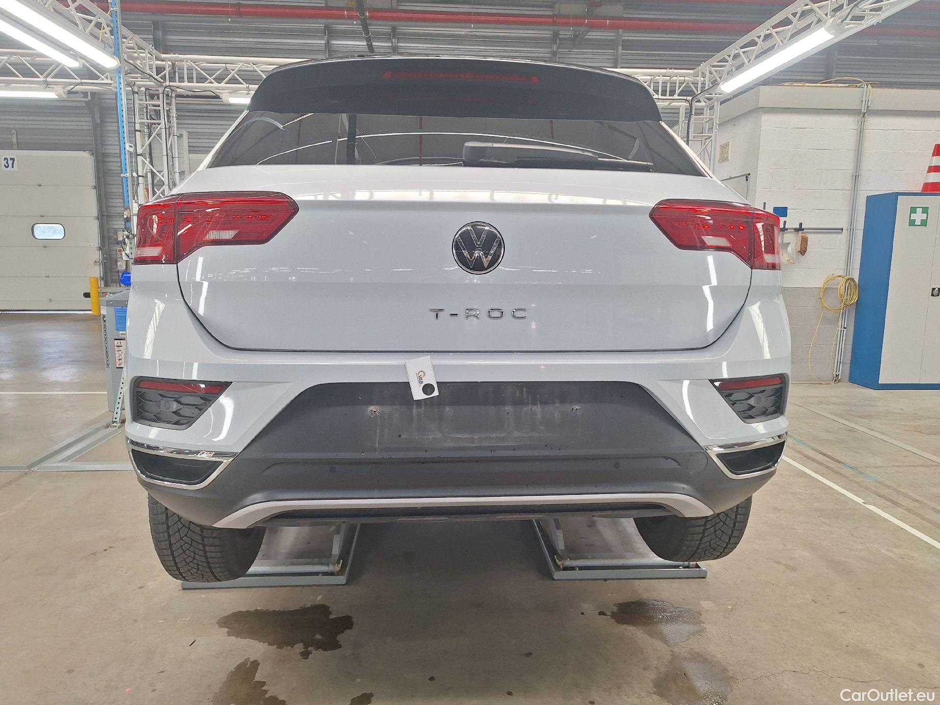  Volkswagen  T-ROC VW,  '17, Volkswagen  1.0 TSI Active 5d #52